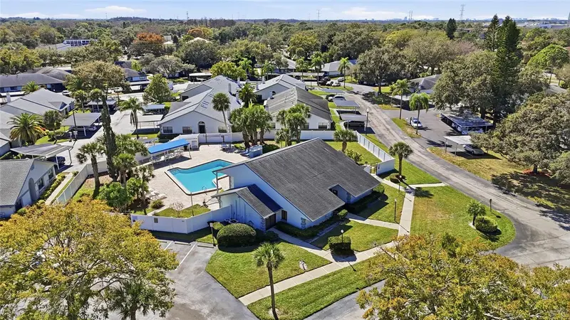 2701 Countryside Blvd #102, FL