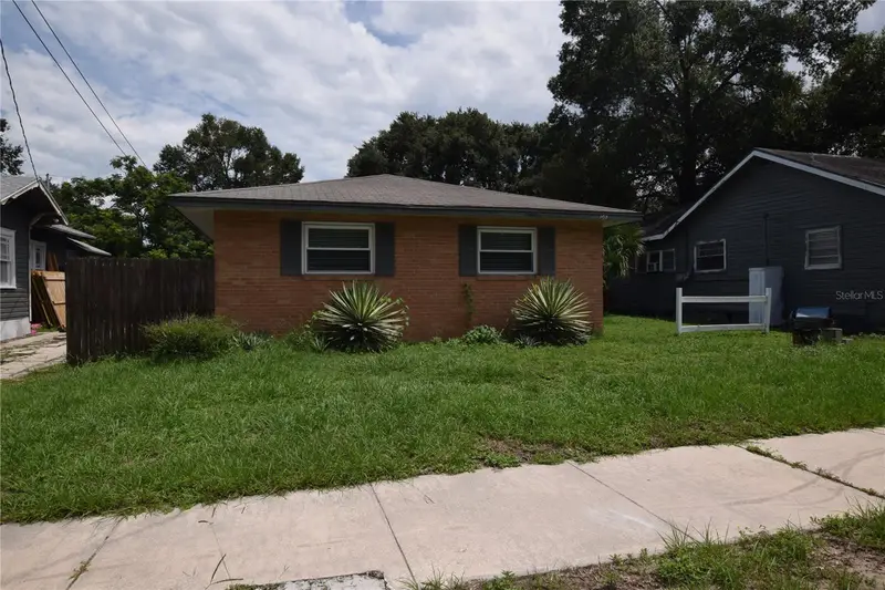 305 W Hancock St, FL