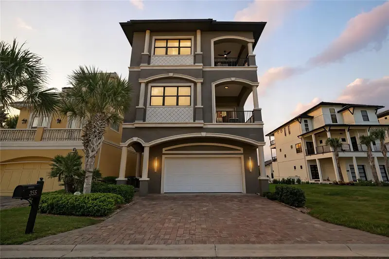 355 Ocean Crest Dr, FL