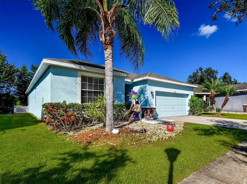 1110 Lauren Manor Loop, FL