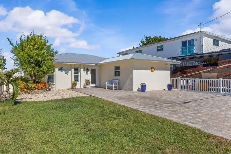 3391 Mangrove Dr, FL