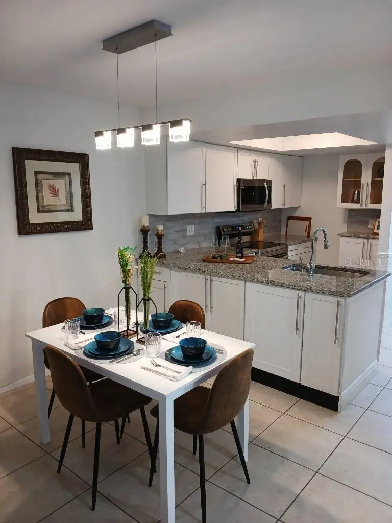 156 Devon Ct, FL