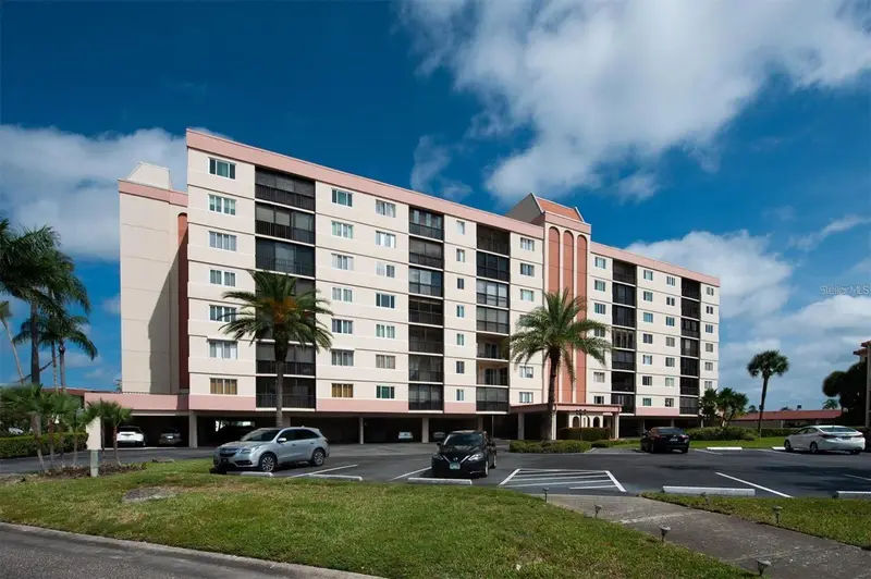 19029 Us Highway 19 N #9-403, FL