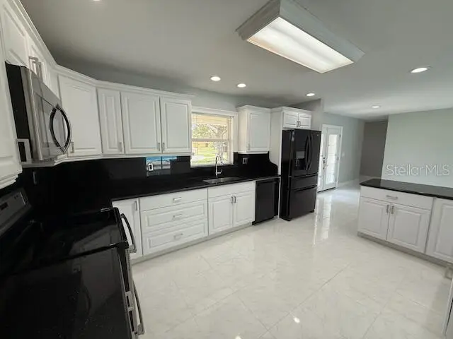 8401 Blackstone Ct, FL