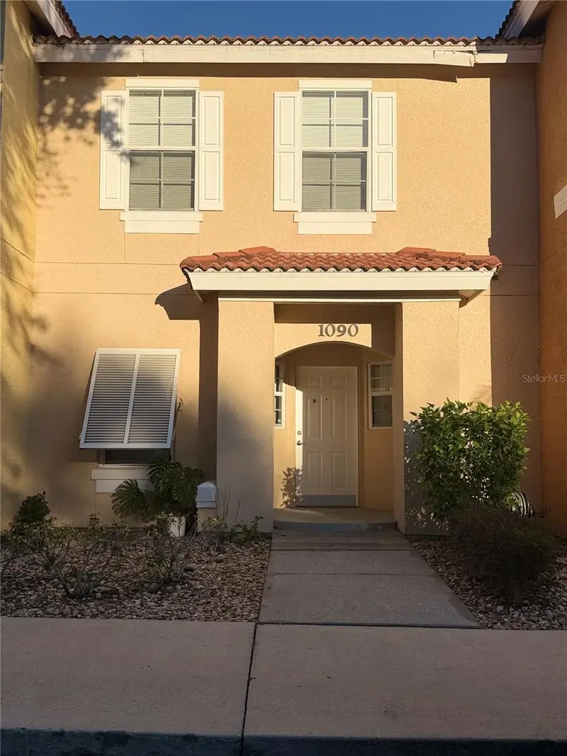 1090 Park Ridge Cir, FL