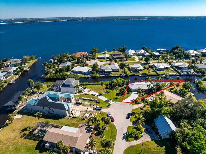 180 Purdy Dr, FL