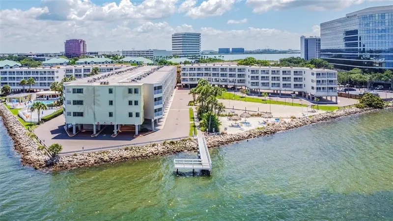 2506 N Rocky Point Dr #305, FL