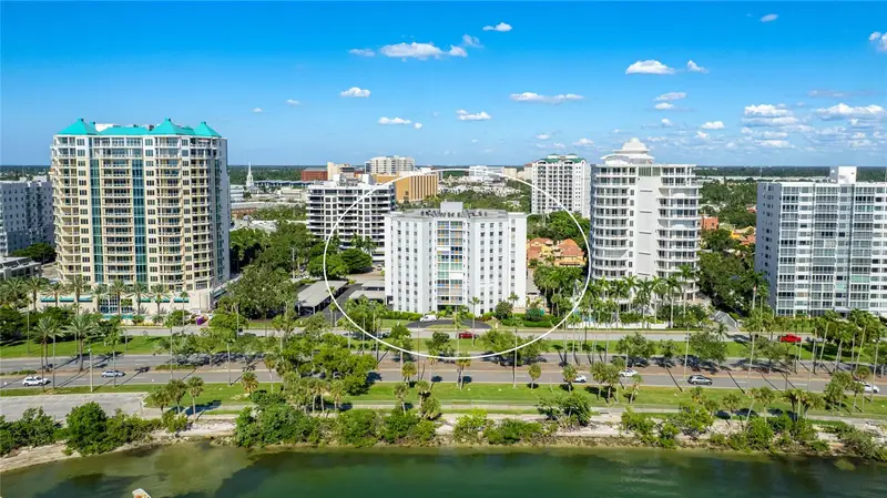 435 S Gulfstream Ave #1004, FL