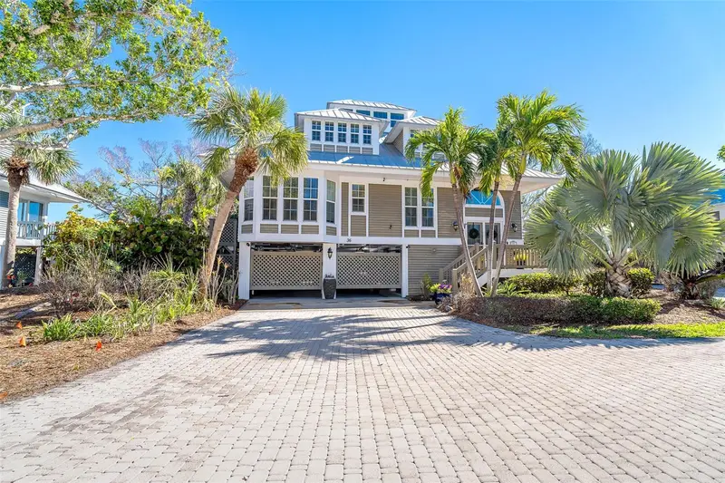 36 Seawatch Dr, FL