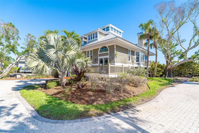 36 Seawatch Dr, FL
