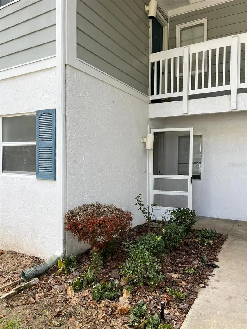 8236 Fairways Cir #D102, FL