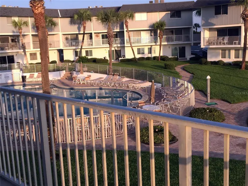 815 Ocean Shore Blvd #1b, FL