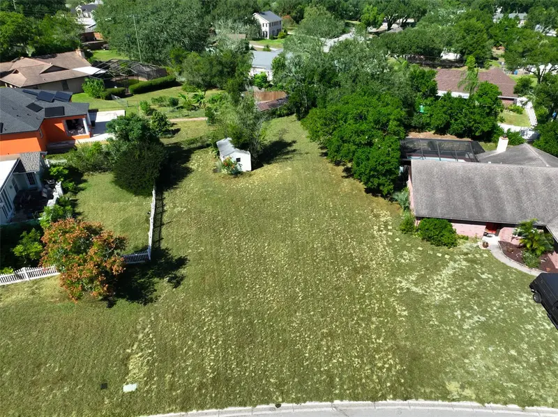 1114 Classic Dr, FL