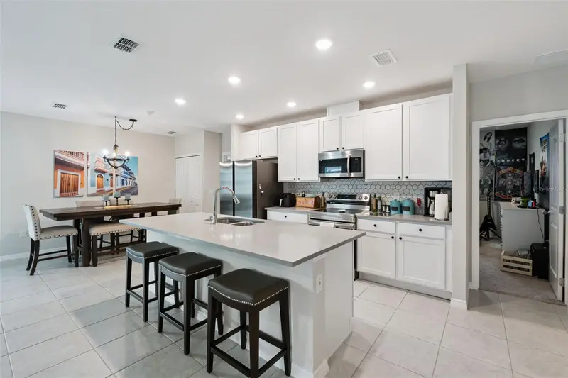 4931 Lyric Dr, FL