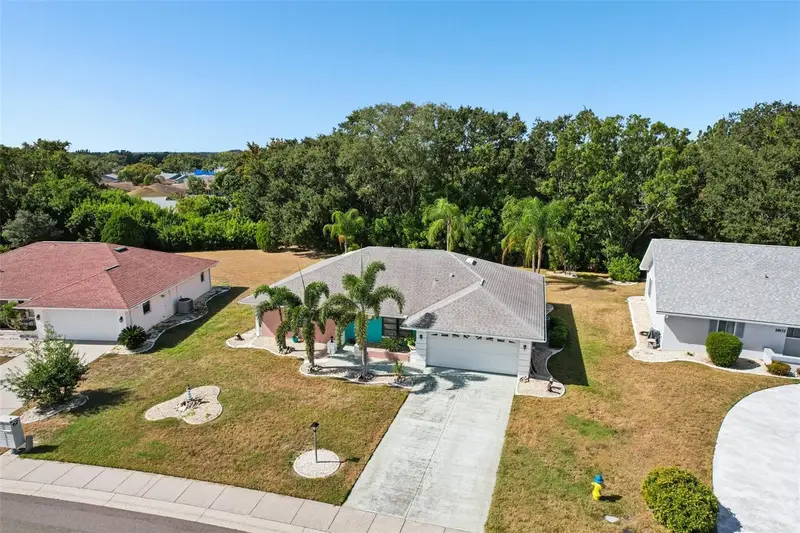 1805 New Bedford Dr, FL