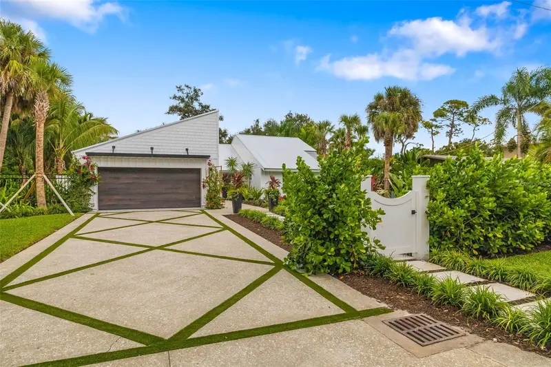 1705 Field Rd, FL