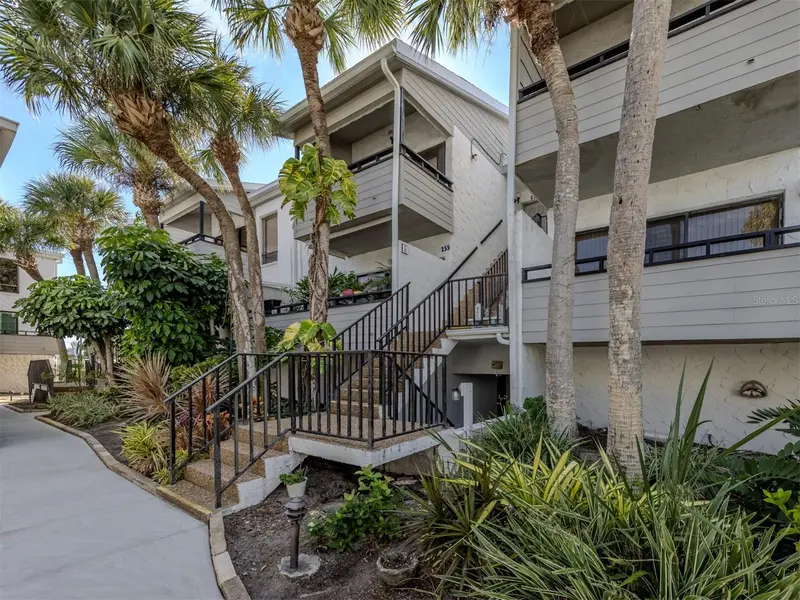 1555 Tarpon Center Dr #255, FL