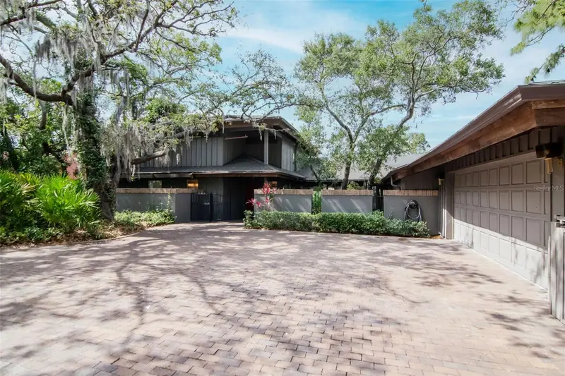 1296 Weybridge Ln, FL