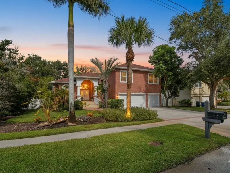 1218 Castle Ter, FL
