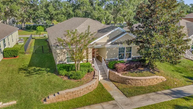 869 Bending Oak Trl, FL