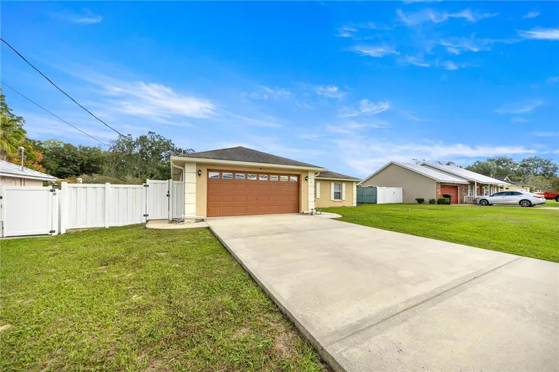 6 Teak Rd, FL