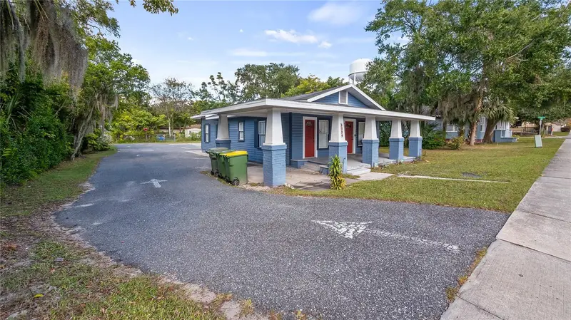 1704 W Main St, FL