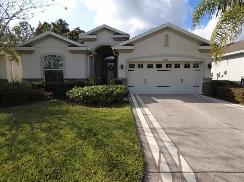 9933 Saunton Dr, FL