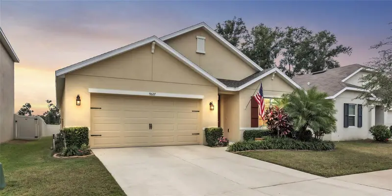 9527 Sunstone Blvd, FL