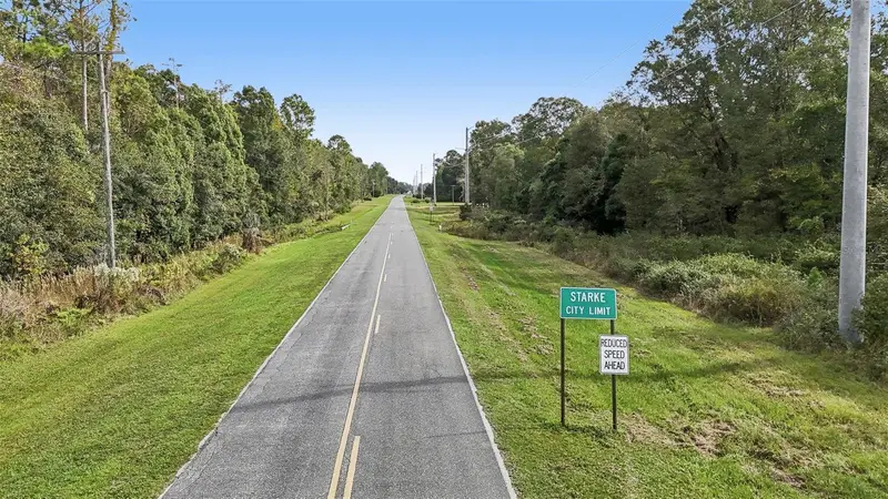 W Edwards Rd, FL