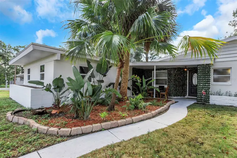 1057 Calumet St, FL