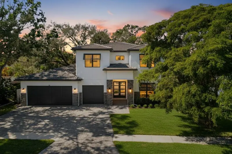 3512 Camino Real, FL