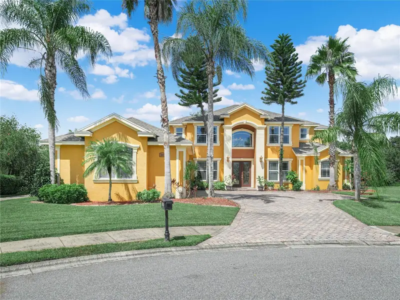 565 Whisper Woods Dr, FL