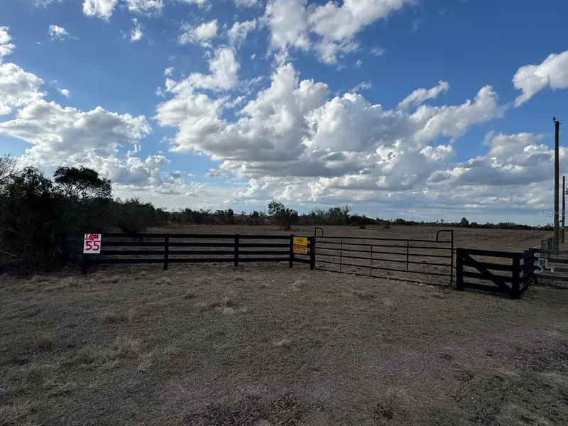 County Line Rd E, FL