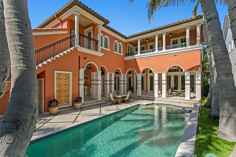 4912 Yacht Club Dr, FL