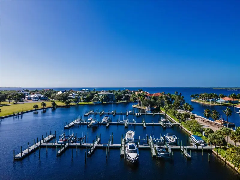 4661 Grassy Point Blvd, FL
