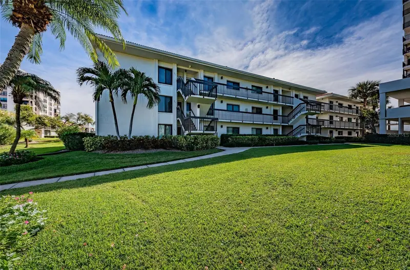 6287 Bahia Del Mar Cir #101, FL