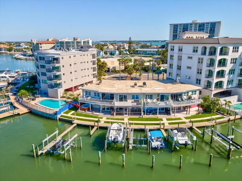 205 Dolphin Pt #4, FL