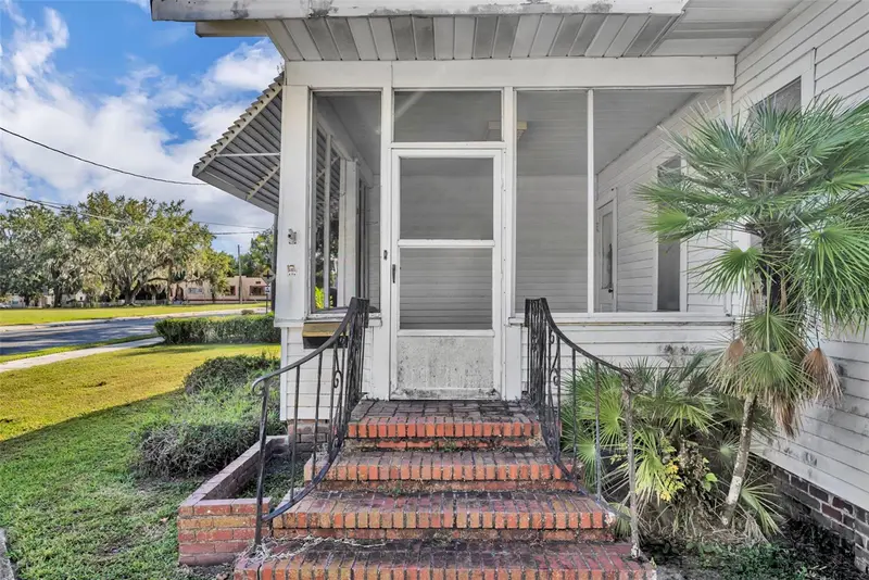 207 N Perkins St, FL