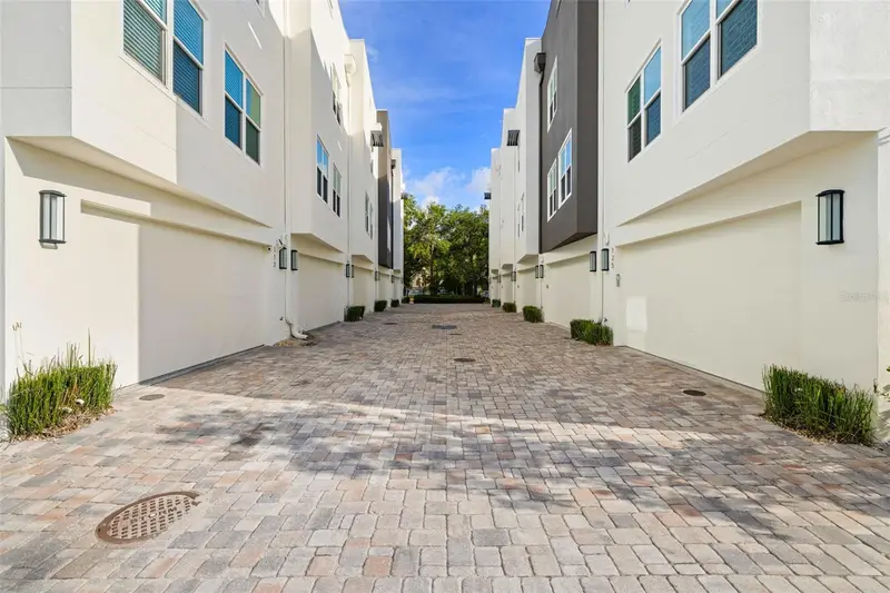 123 5th Ave N, FL