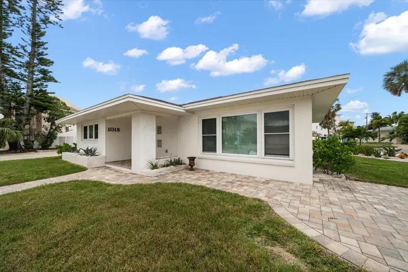 1018 Bay Esplanade, FL