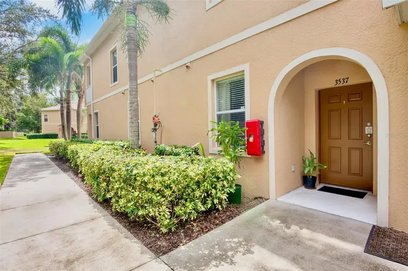 3537 Parkridge Cir #15-106, FL