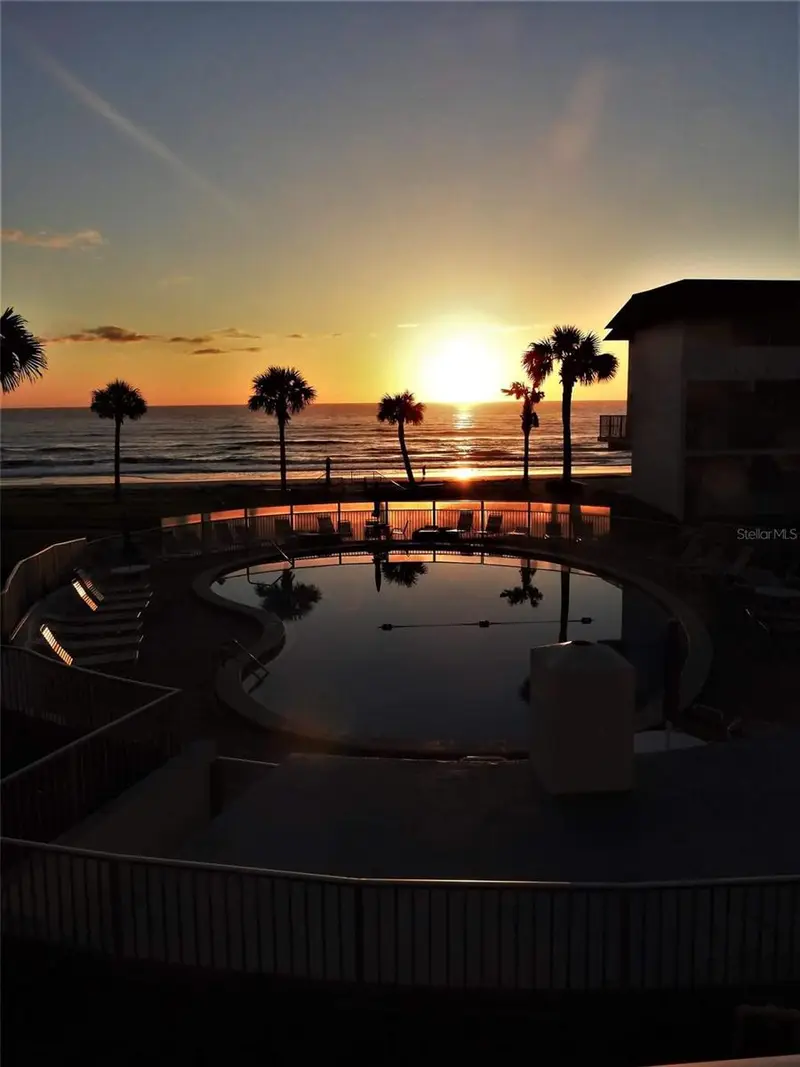 815 Ocean Shore Blvd #8b, FL