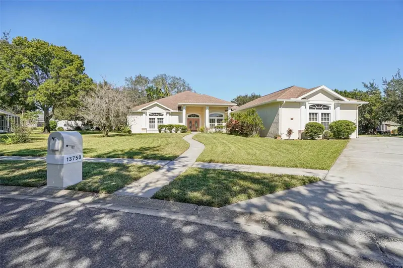 13750 Dowling Ln, FL