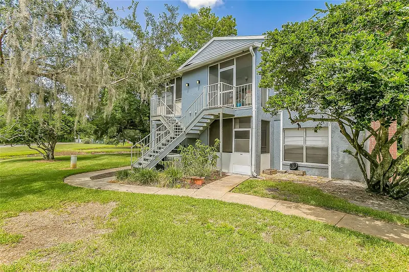 305 Northlake Dr #305, FL