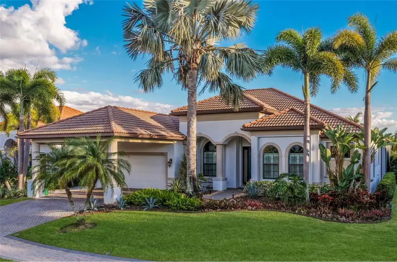 525 Mast Dr, FL