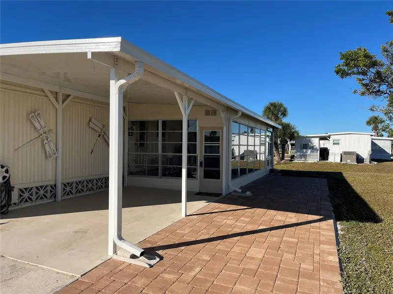 824 Cervina Dr, FL