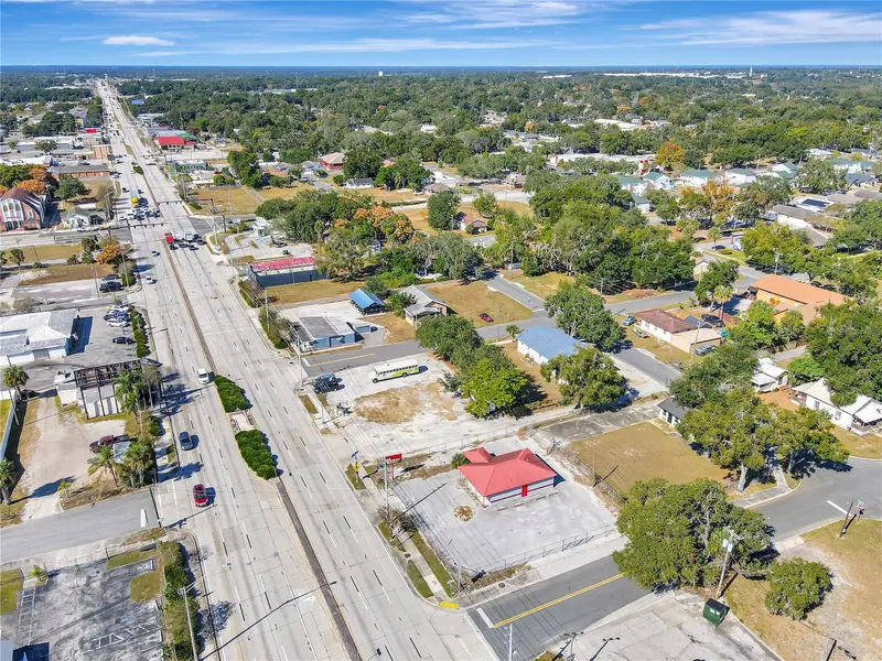 305 & 309 W Memorial Blvd, FL