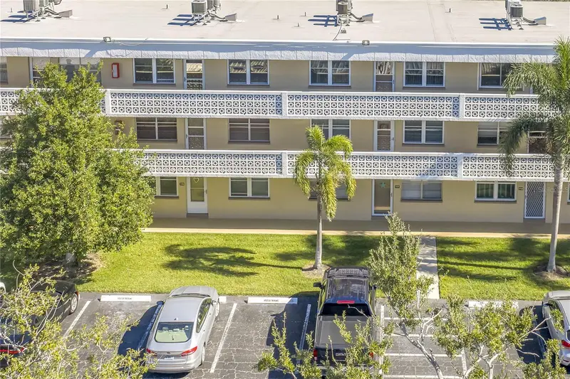 5095 Bay St Ne #317, FL