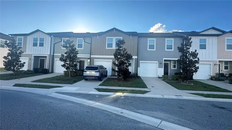 453 Madison Dr, FL