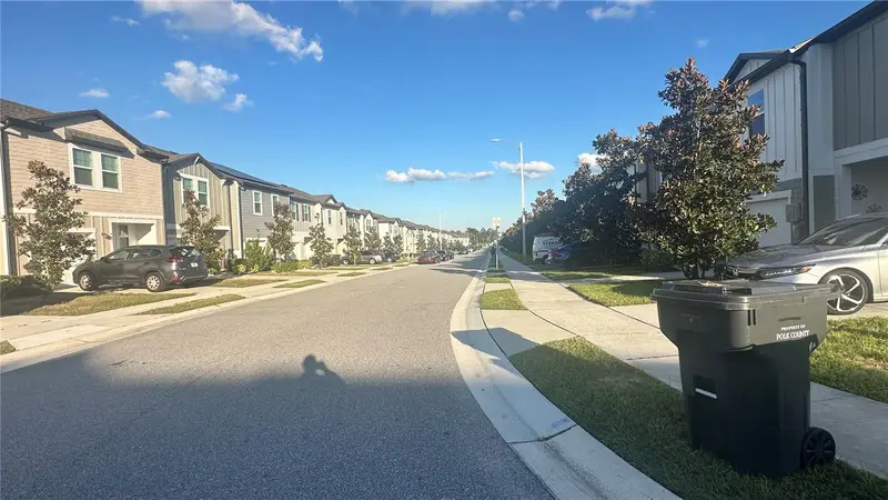 453 Madison Dr, FL